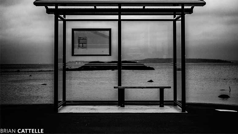 Bir Otobüs Durağında…